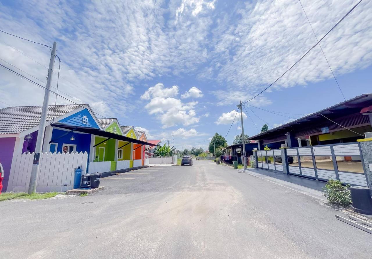 Auranad Tinyhouse Bandar Tanah Merah Wifi Netflix Exterior foto